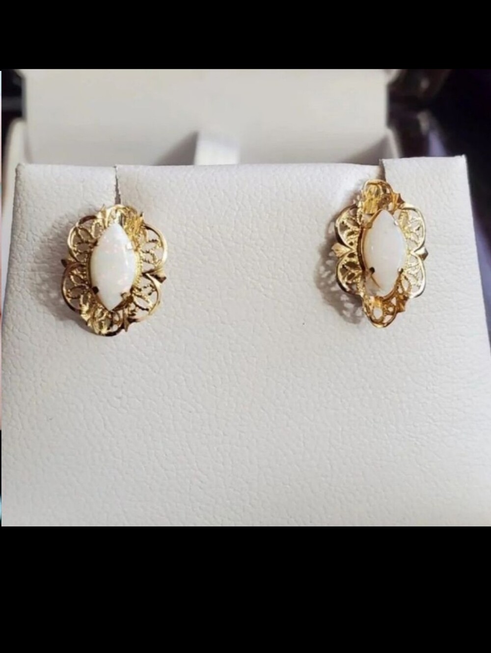 10k opal earring filigree vintage. Missing the backs but including silicone ones
